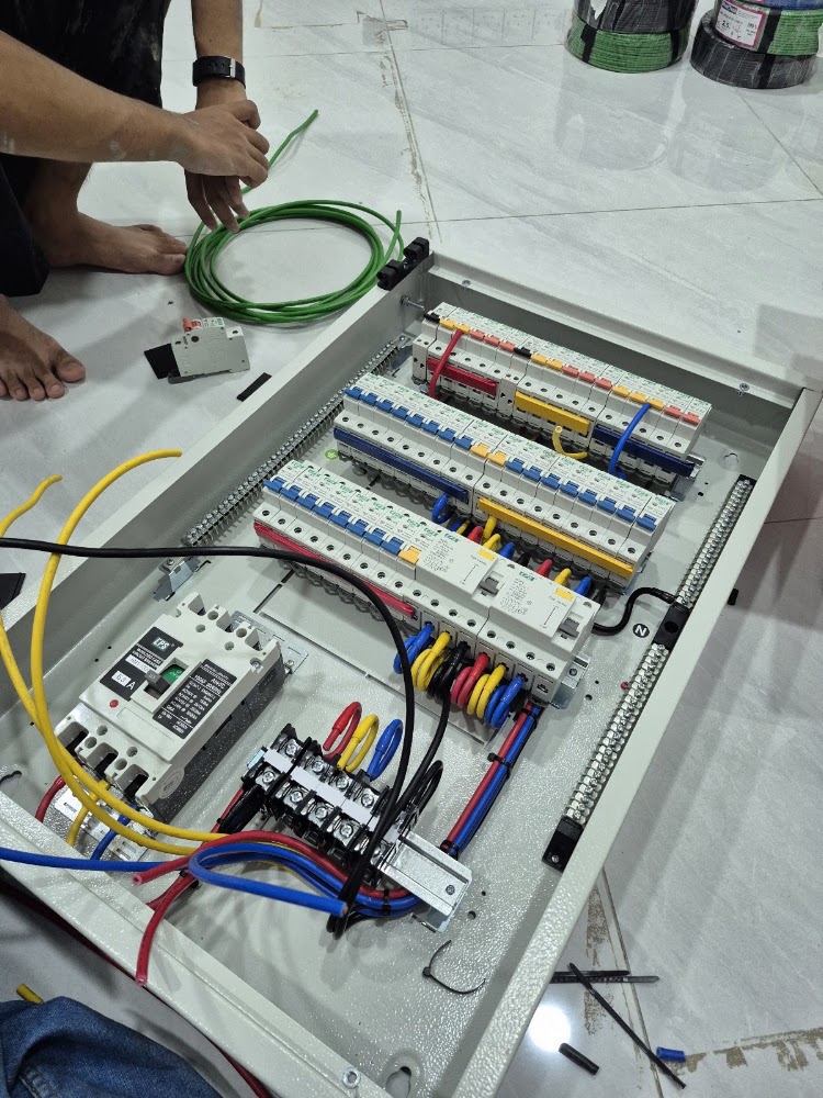 AHD SECURETECH ENGINEERING @ Tukang Letrik